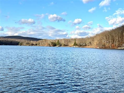 377 Lake Shore Rd Putnam Valley Ny 10579 Mls H6215372 Coldwell Banker