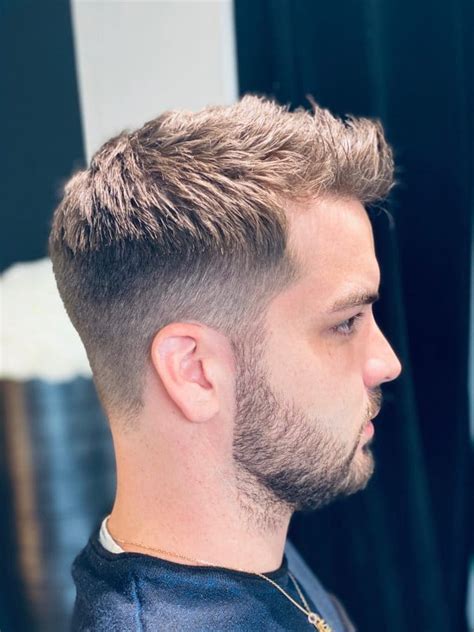 Une équipe spécialisée en coiffure pour homme à votre service. Coiffeur Homme | Barbier | Quintesens Haute Coiffure ...