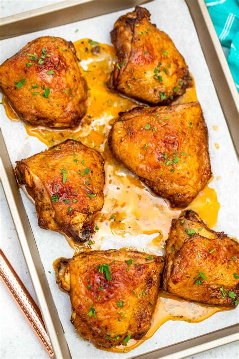 Easy Crispy Baked Chicken Thighs Recipe [video] Sandsm