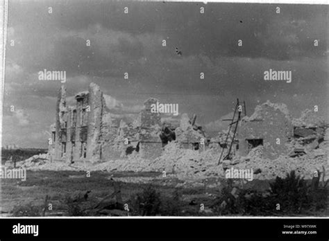 Buildings Stalingrad 1942 Hi Res Stock Photography And Images Alamy