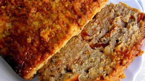 We have always made this meatloaf as long as i can remember. BASIC MEATLOAF RECIPE WITH BREAD CRUMBS - Easy Recipes in 2020 | Paula deen meatloaf recipes ...
