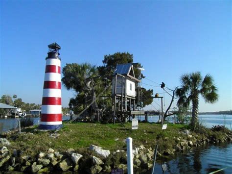 The 13 Weirdest Roadside Attractions In Florida Places In Florida