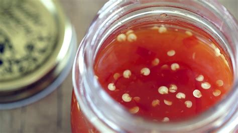 Maybe you would like to learn more about one of these? Como hacer: Salsa de Chili Dulce Casera | Thai Sweet Chili ...