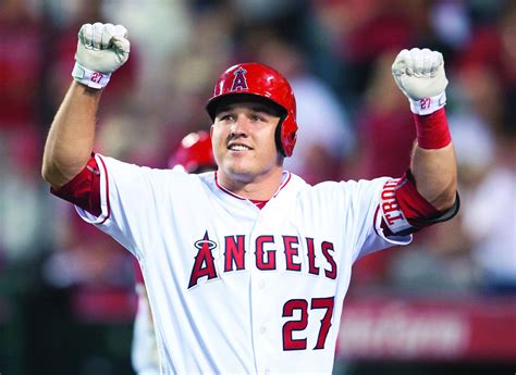 Photos Mike Trout Breaks Angels Hr Record With No 300 Orange