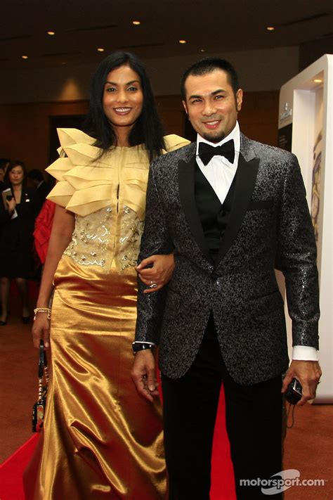 Jun 24, 2021 · medal khas senior forumer untuk yang daftar cari dari tahun 2001 hingga 2010 sahaja. All About Model Malaysia (80an & 90an) - Gosip Tempatan ...