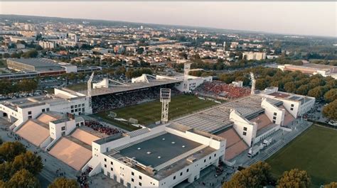 SÉrie VidÉo Le Gard Vu Du Ciel Le Stade Des Costières Et Les Grandes