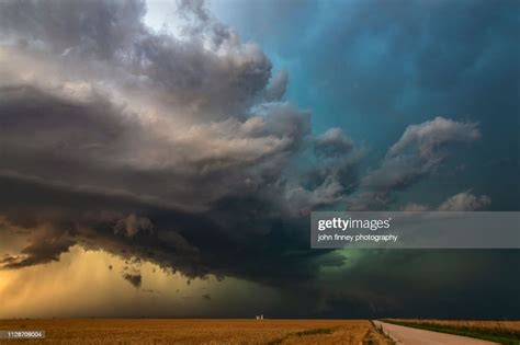 A Stunning Looking Severe Hail Storm Works Its Way Across Kansas Usa