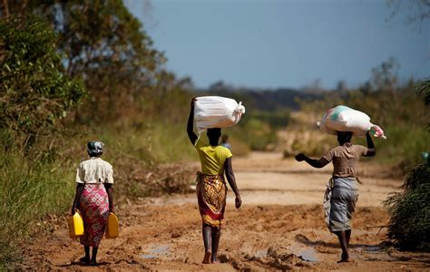South african president cyril ramaphosa met the security cluster amid reports that south africans are among those killed in fighting for the third day. Humanitarian Crisis In Mozambique Intensifies With Reports ...