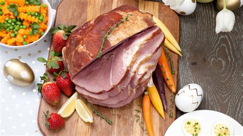 First boil the ham shank until it is tender. The Best Type Of Ham To Buy, And How To Cook It | HuffPost ...