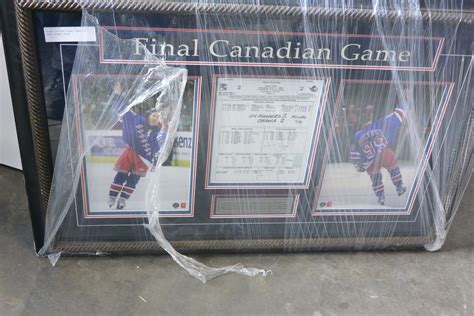 Wayne Gretzky Final Canadian Game Framed Print