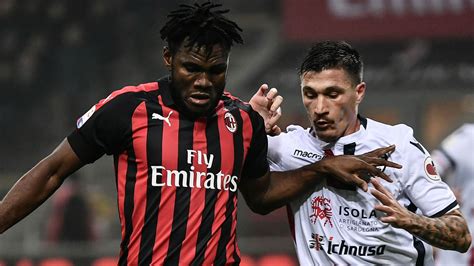 Kessie handball against manchester united. AC Milan's Franck Kessie responds to reported interests from Chelsea and Tottenham | Sporting ...