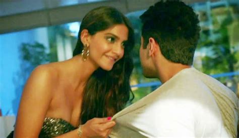 Sonam Kapoor Spicy Stills From Movie Bewakoofiyaan Wiral Beauties