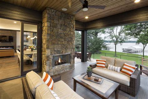 Rustic Contemporary Lake House With Privileged Views Of