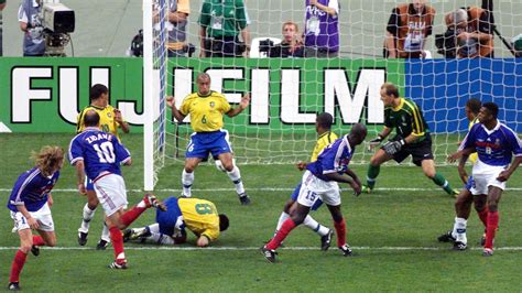 Brasil 0 X 3 França Gols Escalações E Tudo Sobre A Final Da Copa Do Mundo De 1998