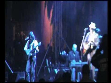 Il bandito e il campione. FRANCESCO DE GREGORI IL BANDITO E IL CAMPIONE - YouTube