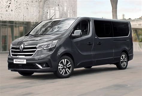 The New Renault Trafic Passenger And Spaceclass From Euros