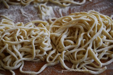Pasta Fresca Fatta In Casa Senza Uova Ricetta Base Pasta E Non Solo