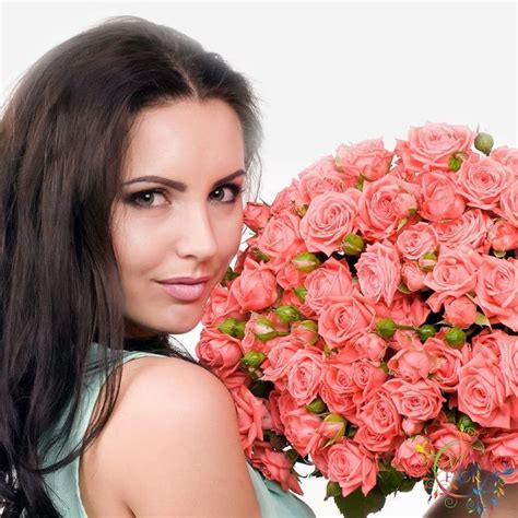 Кустовые розы купить букет с доставкой в Харькове ️ Доставка по городу