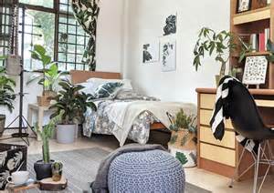 Washi tape (colored paper tape) is your new best friend when it comes to dorm decorating. Unrealistic? NTU's aesthetic dorm room makeover has ...