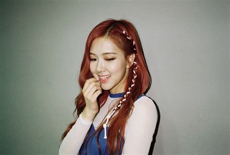 The best gifs for rose blackpink. BLACKPINK Rose Instagram photo roses are rosie smile cute