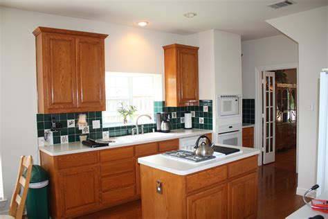 The thought of remodeling your kitchen can be both exciting and scary. Classic with a Twist: My Own Kitchen Remodel: Fast and Furious