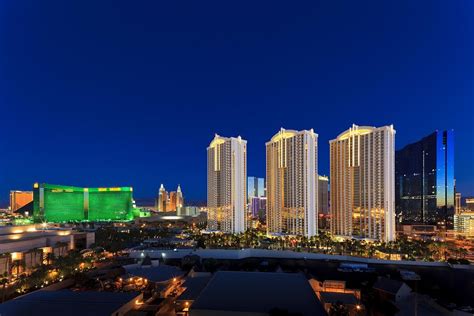 Steve sisolak introduced the pandemic emergency technical support pets provides $20 million in relief money for small businesses and nonprofits across the state who were impacted by the pandemic. Weekend Getaways : The Signature At MGM Grand Hotel Las ...
