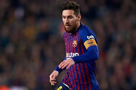 Lionel andrés messi (spanish pronunciation: FC Barcelona: Ronald Koeman fordert: Gelb für Messi sollte ...