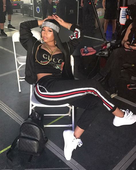 Nicki Minaj step out with her rumored boyfriend, Nas,on ... Uh, gucci wanna make love, love, love.