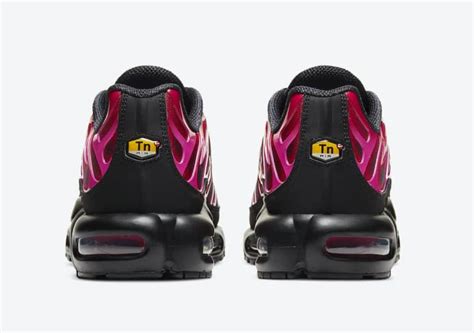 Chrono is a bounty hunter from another universe. Supreme x Nike Air Max Plus Fire Pink - Le Site de la Sneaker