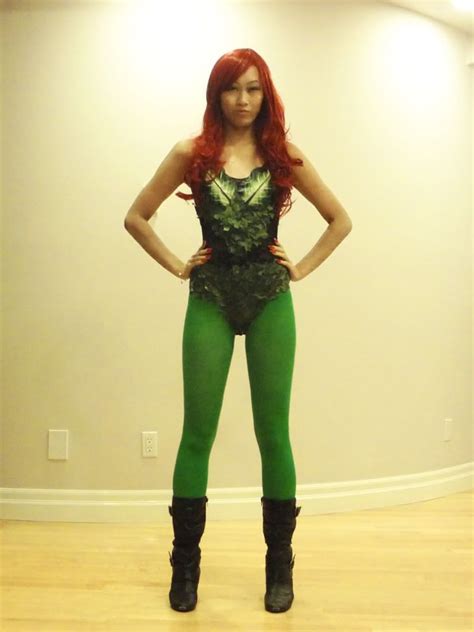 Poison ivy is a sexy, and diabolical costume idea. Really cute Poison Ivy costume; DIY Halloween | Ivy ...