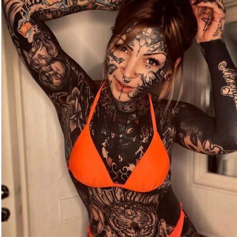 Tattooed Mum Wows With Naked Snap As She Flaunts Colourful Back Inkings