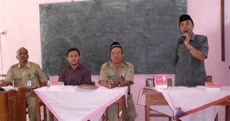Contoh surat undangan rapat wali murid sd aneka contoh. Naskah Pembawa Acara MC Acara Pertemuan Wali Murid dan ...