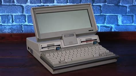 Looking Back At Ibms First Laptop Ibm Pc Convertible 5140 Software
