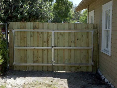 Our high quality wooden gates are made from either soft or hardwood using high quality timber in a range of fencing and gate experts in winchester, hampshire. Fencing - Alpha and Omega Property Services