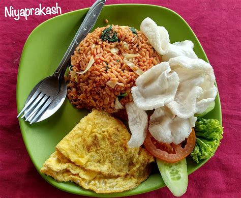 Nasi goreng usa adalah salah satu jenis variasi atau kepelbagaian menu nasi goreng yang boleh didapati di malaysia. Niya's World: Nasi Goreng & Ayam Goreng @ Jatiluwih Rice ...
