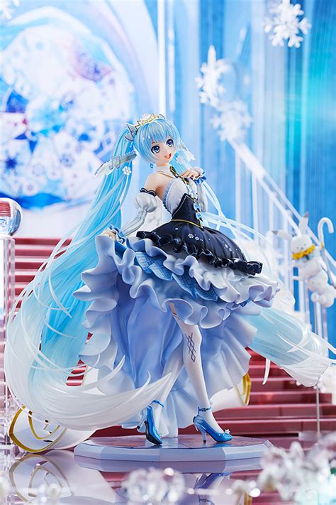 Snow miku, made to represent winter every year, its now one of the most famous miku modules! Snow Miku Snow Princess Ver Hatsune Miku Vocaloid Figure
