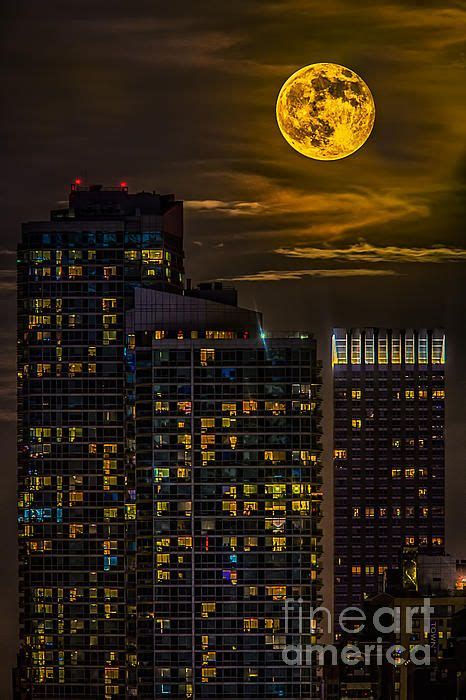 The Super Moon Rises Over The New York City Nyc Susan Candelario