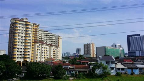 It is served by the rapidkl kelana jaya line between the taman paramount lrt. Putra LRT (Universiti - Taman Bahagia) - Super Clear 4K ...