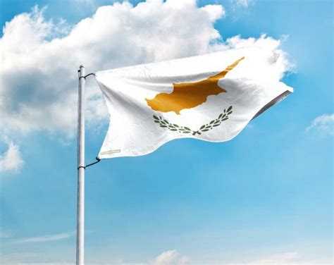 Die heutige flagge zyperns wurde am die bevölkerung nutzt die griechische flagge. Zypern Flagge online günstig kaufen - Premium Qualität
