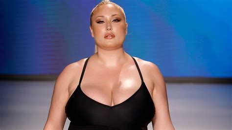 Fox News Hayley Hasselhoff Model And David Hasselhoffs Daughter Celebrates Her Curves On