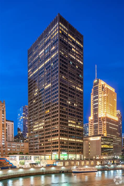 401 N Michigan Ave Chicago Il 60611 Office For Lease Loopnet