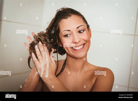 Woman Washing Her Hair Foam Hi Res Stock Photography And Images Alamy