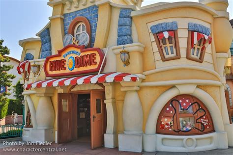 Toontown At Disney Character Central Disneyland Disney Theme Parks