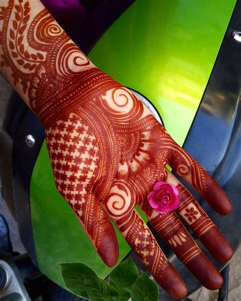 Simple Bharwa Mehndi Design Back Hand 2023 Unique Back Hand Mehndi