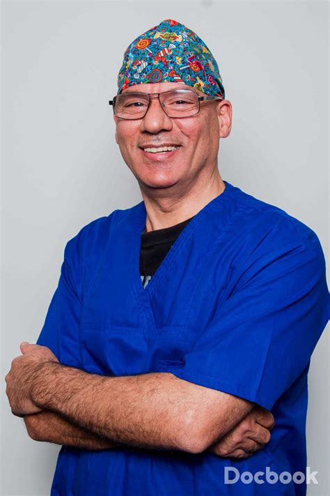 O hora a unirii cât toată sala palatului național!!! Docbook pagina medic: Dr. Feri Nicnami