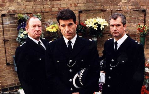 The Bills Ben Roberts Who Played Chief Inspector Derek Conway Dies