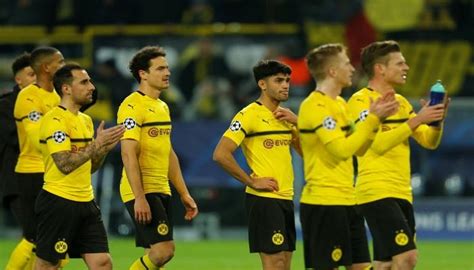 بينما أعلن الجهاز الفني لنادي بروسيا دورتموند بقيادة مديره الفني إدين تيرزيك التشكيل الذي سيخوض به قمة. دورتموند يتأهل لدور الـ16 بدوري الأبطال بتعادله مع بروج