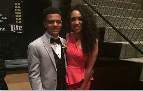 Teen Takes Mom To Prom For The Sweetest Reason Video Opposing Views