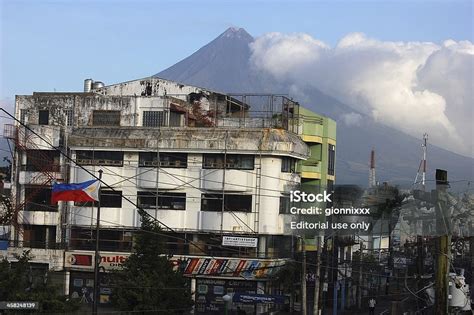 Mayon Volcano Perfect Cone Rise Over Legazpi City Philippines Stock