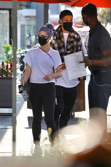 Kelly Osbourne 35 Caught With Tiktok Star Griffin Johnson 21 For Second Time In A Week After